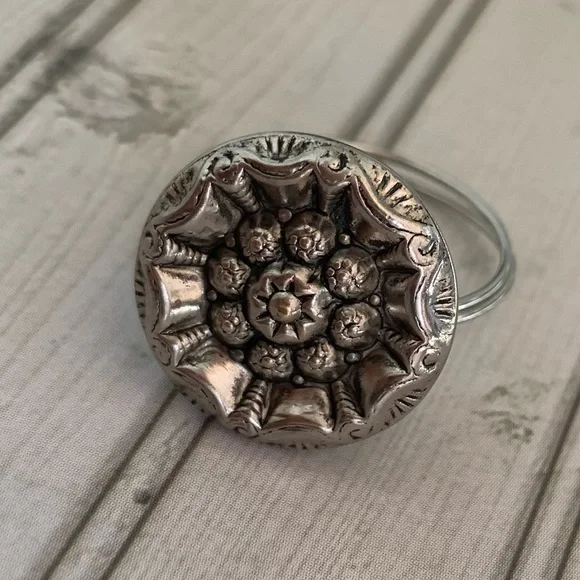 HANDMADE‎ VINTAGE BUTTON RING - Picture 5 of 12